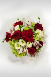 стилна кутия с рози и орхидеи